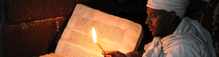 lalibela_priest